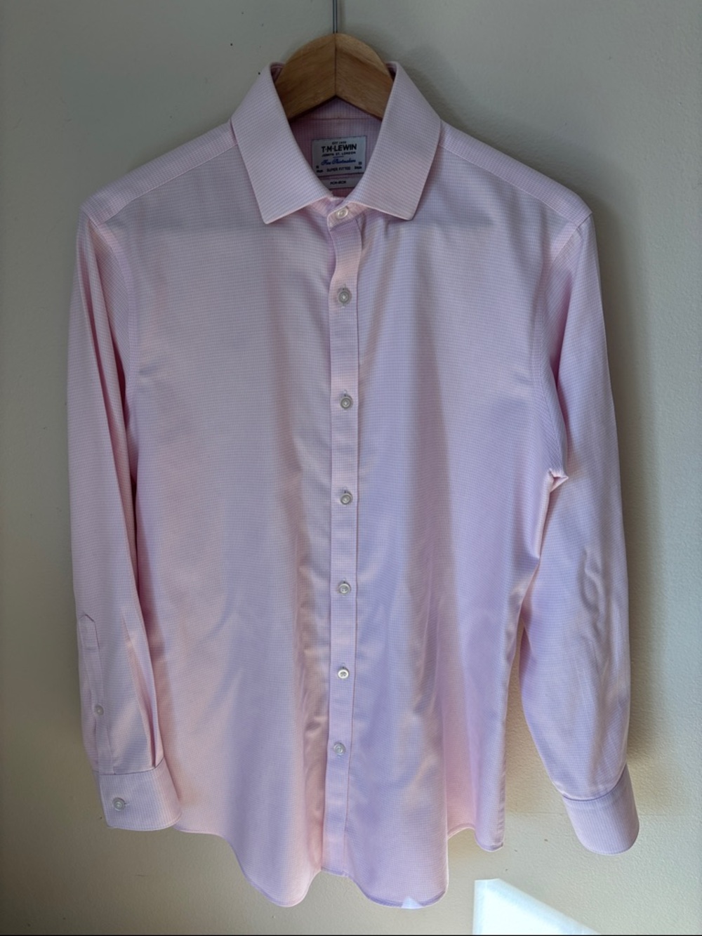 T.M.Lewin Men's Dress Shirt size medium (16, 33)